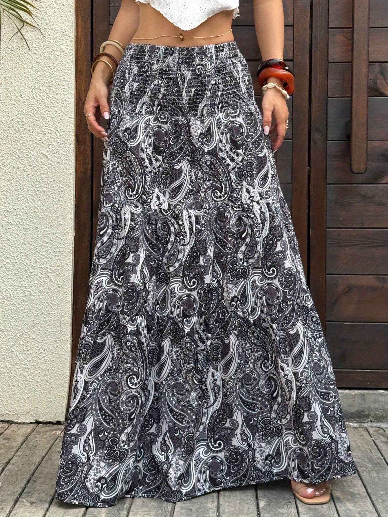 Women's Retro Print Skirt - Elegant Fashion with Retro Patterns for Feminine Softness