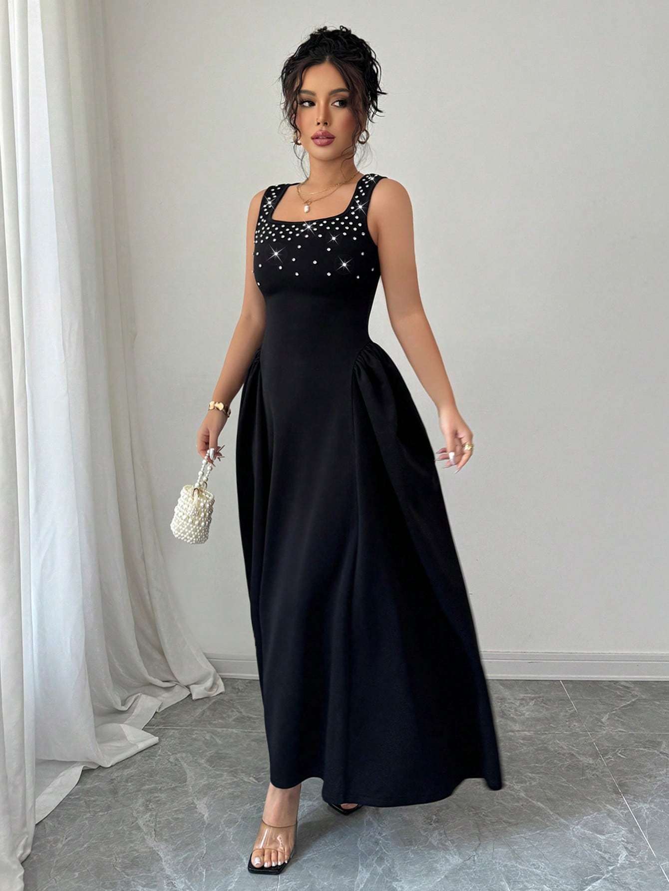 Bright Diamond Sleeveless Dress: Elegant Large Skirt Design for Fashionable Women - OFASHIONS